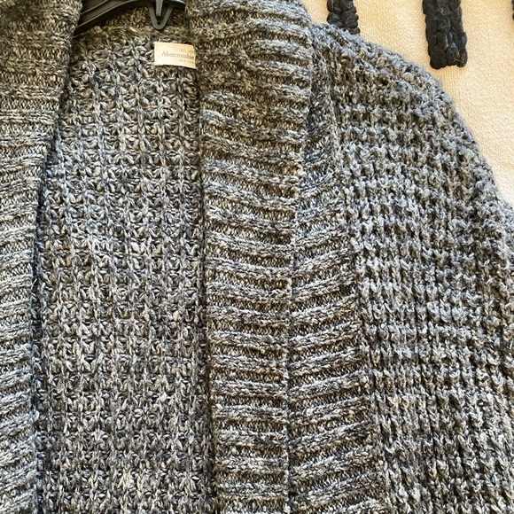 Abercrombie & Fitch Cozy Knit Cardigan - Picture 3 of 5